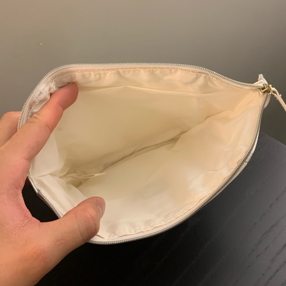 BRAND NEW white makeup bag - Picture 2 of 2